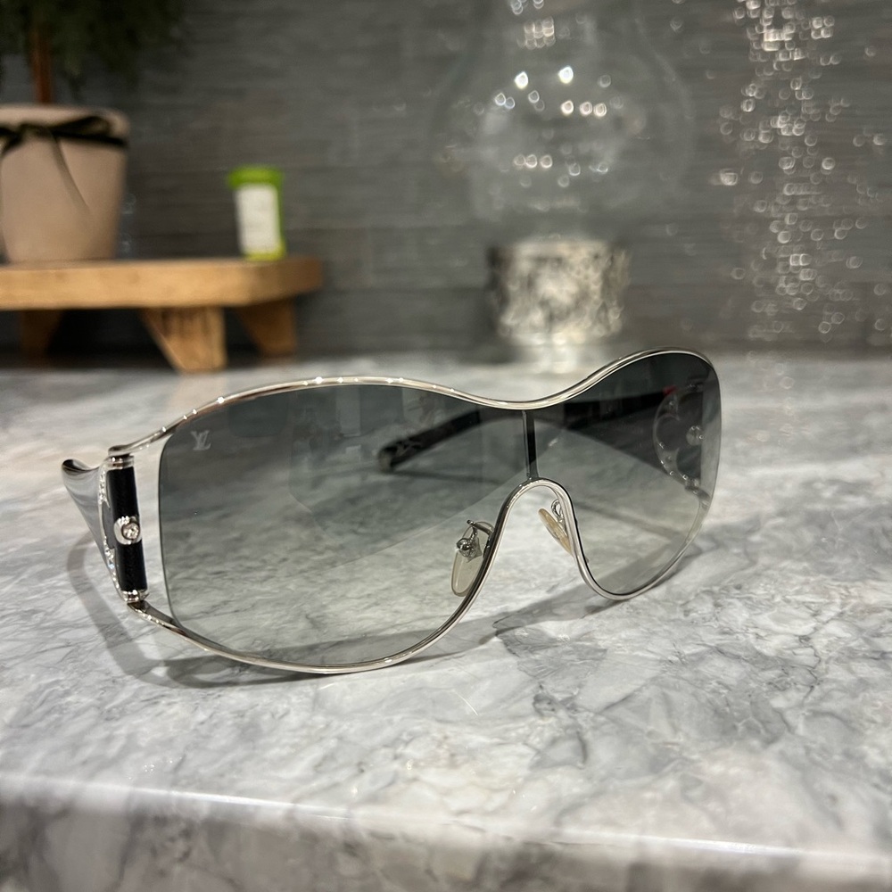 Authentic Louis Vuitton Sunglasses - Picture 7 of 7